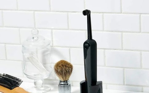 Vợ phát hiện chồng ngoại tình nhờ chiếc bàn chải điện gửi thông báo 'lạ'