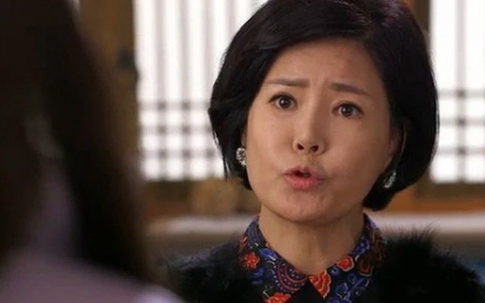 Mẹ chồng bắt tôi bán hết vàng cưới để trả nợ cho em chồng