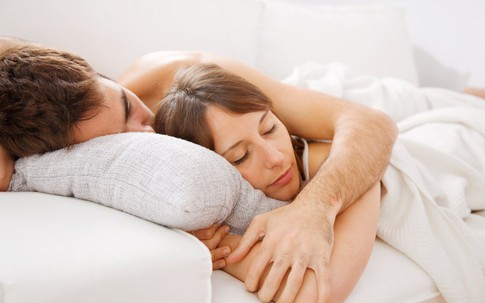 Cái chạm đầu tiên – Dấu hiệu tiết lộ tất cả