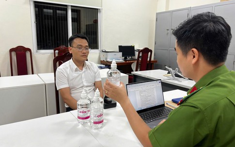 Hà Nội: Phó chủ tịch UBND thị trấn Chúc Sơn bị bắt vì sản xuất cồn giả