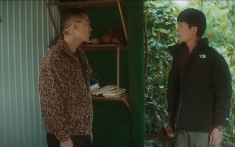 'Mặt trời lạnh' mới nhất (tập 7): Quản gia Chương lén giúp Mai Ly vào nhà đại gia, Tuấn Trần giả làm bạn tốt của Sơn Dương