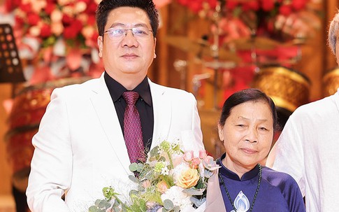 Chân dung người mẹ của nam NSND mới nhậm chức Giám đốc Học viện Âm nhạc Quốc gia Việt Nam