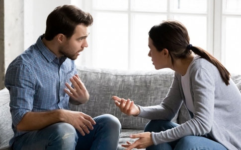 Muốn nhờ mẹ đẻ lên trông cháu, câu trả lời của chồng khiến tôi suy sụp
