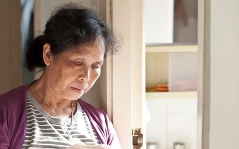 Không gửi tiền chu cấp cho gia đình con trai nữa tôi mới biết sự yêu thương của con dâu có hạn sử dụng