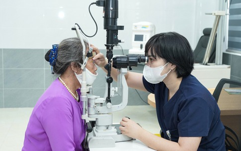 Dấu hiệu nguy hiểm ở mắt cần được khám sớm