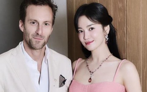 Song Hye Kyo tóc dài chính là "chân ái", nhìn trẻ như ngoài 20