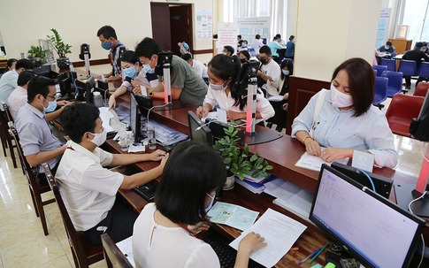 Tin sáng 25/6: 4 nhóm cán bộ, công chức cần tập trung giải quyết chế độ khi sắp xếp bộ máy; Kỷ luật cảnh cáo 2 cán bộ đại học bị nữ sinh tố có hành vi gạ gẫm