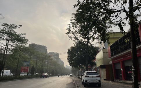 Hàng triệu người dân Thủ đô Hà Nội và miền Bắc ngán ngẩm điệp khúc thời tiết kéo dài những ngày tới