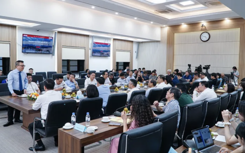 Tìm kiếm tác phẩm ảnh báo chí phản ánh 'Việt Nam trên hành trình đổi mới'