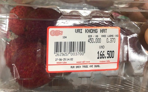 Loại vải giá bán hơn nửa triệu/kg: Cung không đủ cầu, dân Hà thành xếp hàng đợi mua