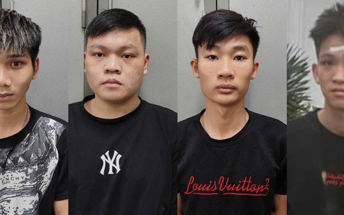 Nhóm thanh niên vác kiếm đi trả thù, bị truy đuổi chạy vào công an phường Mỹ Đình 2