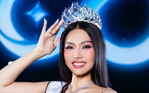 Bà ngoại bị nhầm là mẹ và chuyện hài hước đặc biệt về á hậu Đỗ Cẩm Ly