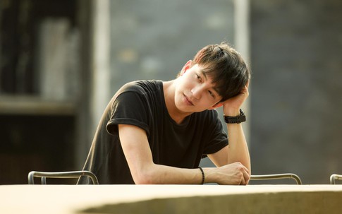 Nam diễn viên 'sếp Phong' trong 'Dịu dàng màu nắng', đời thực tình duyên đào hoa bậc nhất trong 'vũ trụ VFC'