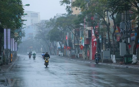Chuyên gia lý giải thời tiết miền Bắc đang nắng bỏng rát 40 độ C lại mát mẻ lạ thường