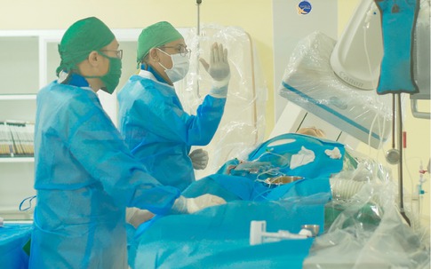 Người đàn ông bị nhồi máu cơ tim cấp lúc nửa đêm được cứu sống nhờ làm tốt việc này