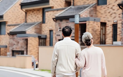 'Sang tên nhà, con dâu sẽ hiếu thuận với bố': Một câu nói khiến tôi tỉnh ngộ ở tuổi 70