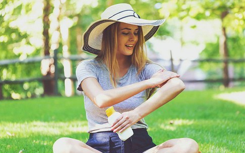 Làm thế nào để bảo vệ da khỏi nguy cơ nám, sạm da khi tiếp xúc với ánh nắng Mặt Trời