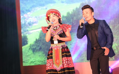 Gặp gỡ bệnh nhân ung thư giai đoạn cuối tìm lại nghị lực sống từ tiếng hát nơi phòng bệnh