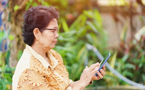 Mẹ chồng lấy trộm thẻ lương hưu: Tôi 60 tuổi mà vẫn phải học cách tự bảo vệ mình