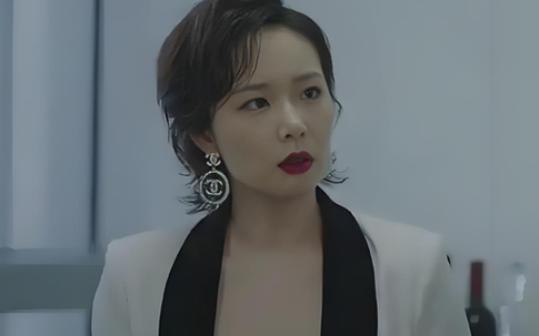 Mẹ chồng không thích con dâu giỏi giang nên dù kiếm được rất nhiều tiền nhưng tôi phải giấu kĩ