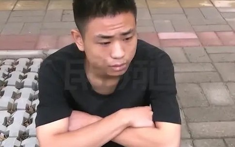 Trốn trong cốp xe theo dõi vợ ngoại tình, chồng nhận hậu quả cay đắng