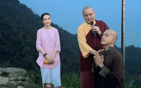Nam ca sĩ Tuấn Hưng xuống tóc: 'Xin cho mẹ mạnh mẽ thêm mỗi ngày'