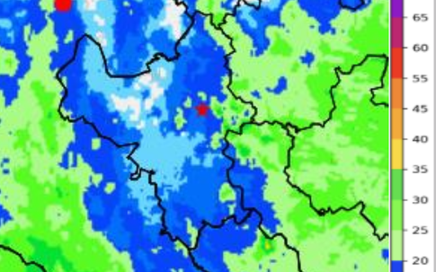 Chiều tối 21/7, 17 khu vực này ở Hà Nội cảnh báo rủi ro thiên tai, trong mưa dông có khả năng xảy ra lốc, sét, gió giật mạnh