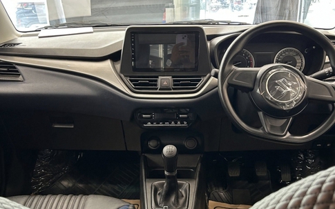 Xe hatchback hạng B giá 180 triệu đồng của Suzuki đẹp đẳng cấp, rẻ bằng nửa Kia Morning, Hyundai Grand i10, chỉ ngang Honda SH có gì đặc biệt khi ra mắt ở Ấn Độ?