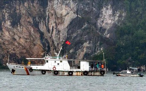 Tin mới nhất việc tìm kiếm nạn nhân vụ lật tàu ở vịnh Hạ Long