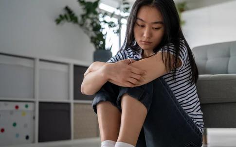 Cha mẹ 'giả nghèo' dạy con tiết kiệm: 10 năm sau phải bật khóc vì hối hận