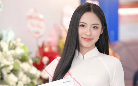 Á hậu Hoa hậu Việt Nam 2024 diện áo dài trắng, rạng rỡ trở về trường đại học