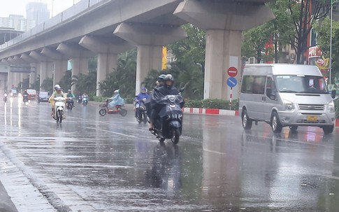 Bật mí nguyên nhân khiến Bắc Bộ và nhiều nơi có mưa dông kéo dài chưa dứt