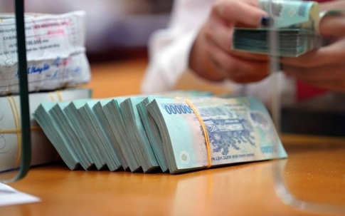 Kỳ hạn 12 tháng vượt 7,7%: Gửi tiết kiệm 500 triệu đồng nhận tối đa bao nhiêu tiền lãi?