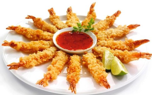 Đầu bếp bày cách làm món tôm chiên xù giòn căng, tôm không bị cong sau khi chiên, ngọt và chắc thịt, ngon như hàng quán xịn