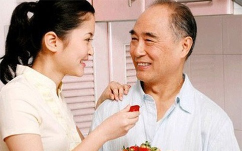 Không vợ con nhưng có tuổi già viên mãn: Câu chuyện cảm động về cụ ông nghèo và đứa trẻ bị bỏ rơi