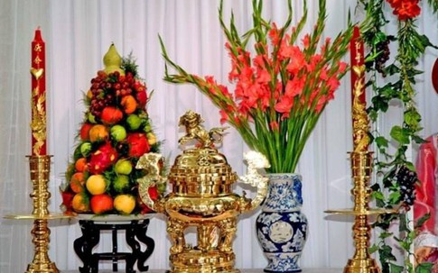 Những loại hoa nên cắm trên bàn thờ mang theo ý nghĩa may mắn khi về nhà mới