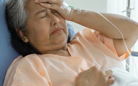 'Con ai thì người nấy chăm' – lời nói lạnh lùng của mẹ chồng khi con dâu sinh mổ khiến bà phải trả giá lúc nằm viện