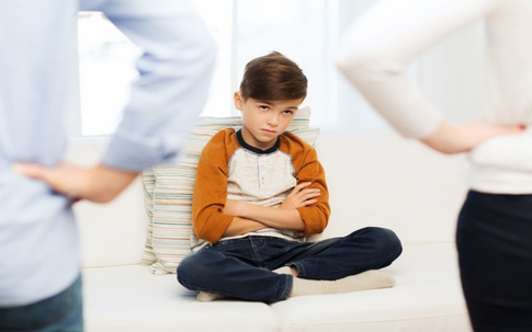 4 hành vi ở trẻ cho thấy mối quan hệ vợ chồng bạn đang rất tệ