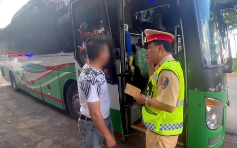Xe khách 46 chỗ nhưng cố 'nhồi' 67 người, bị phạt hơn 234 triệu đồng