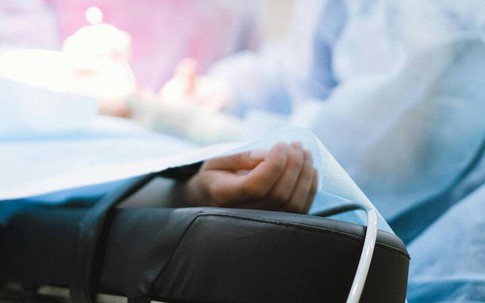 Nữ sinh 20 tuổi đi không vững, nhập viện mới biết bị đột quỵ