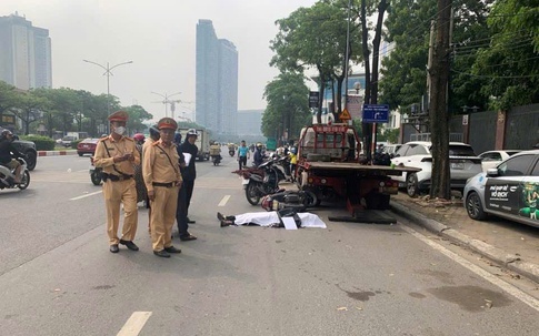 Hà Nội: Người đi xe máy tử vong sau cú tông vào đuôi xe tải cứu hộ