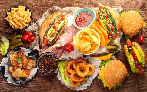 Hóa ra đây là những nhóm thực phẩm làm tăng nguy cơ ung vú mà hàng triệu người vẫn ăn hàng ngày