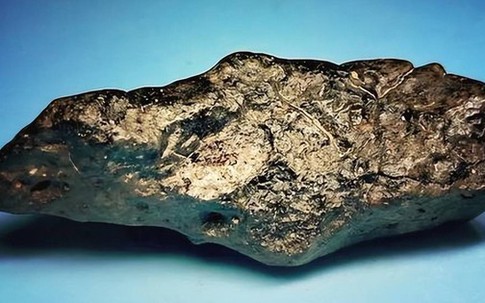 Một vật thể ngoài hành tinh 4,56 tỷ năm tuổi đã đâm vào một ngôi nhà ở Mỹ: Các nhà khoa học cho biết nó già hơn Trái Đất 17 triệu năm!