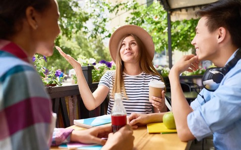 Các cung hoàng đạo lắm lời: Khi sự cởi mở trở thành 'con dao hai lưỡi'