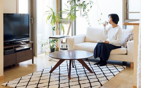 Nghỉ hưu tôi vẫn vất vả làm đủ nghề để giúp con gái thực hiện ước mơ tiến sĩ