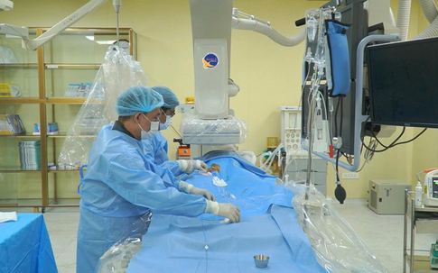 Người đàn ông 56 tuổi đang khỏe mạnh, bất ngờ nhồi máu cơ tim nguy kịch từ dấu hiệu nhiều người Việt bỏ qua