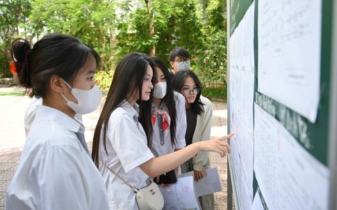 Tin sáng 26/8: Hơn 5 điểm/môn cũng đỗ vào loạt trường đại học top đầu; ô tô dừng giữa chốt bảo vệ hợp luyện cầu cứu, đại úy CSGT hành động 'sinh tử'