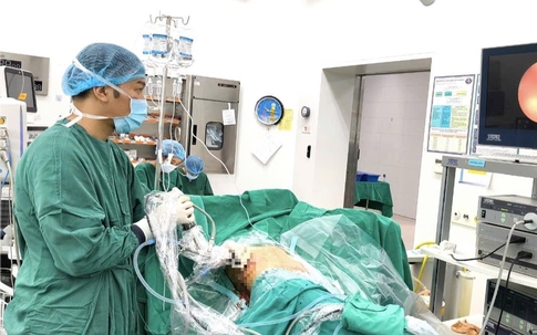 Sai lầm sau phẫu thuật suốt 2 năm khiến người đàn ông phải lọc máu cấp cứu