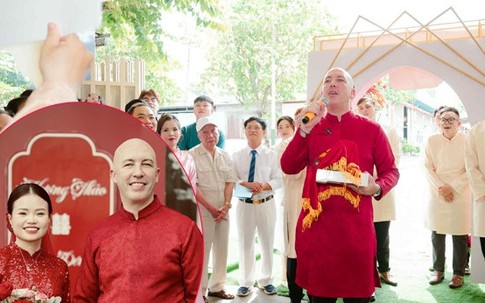 Chú rể Tây vượt thử thách rước cô dâu Hà Nội, quan viên hai họ cười nghiêng ngả