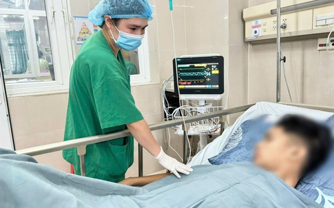Báo động đỏ toàn viện cứu nam thanh niên 17 tuổi đa chấn thương nặng do tai nạn giao thông